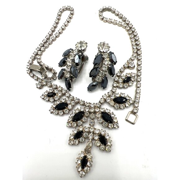 Vintage Black & Clear Rhinestone Bib Necklace Set Clip-On Earrings 1950s Glam - Picture 3 of 12